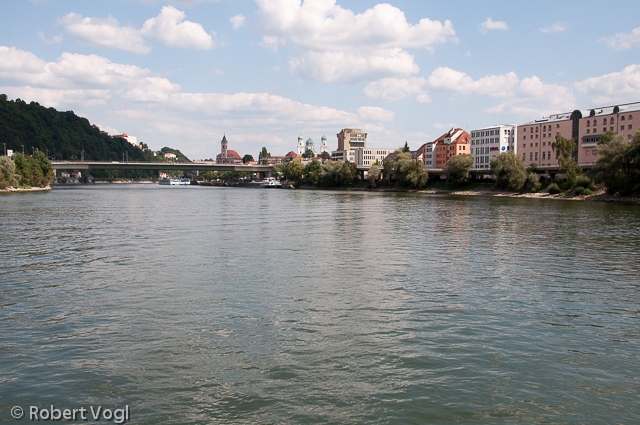 Rechtes Donauufer, flußabwärts