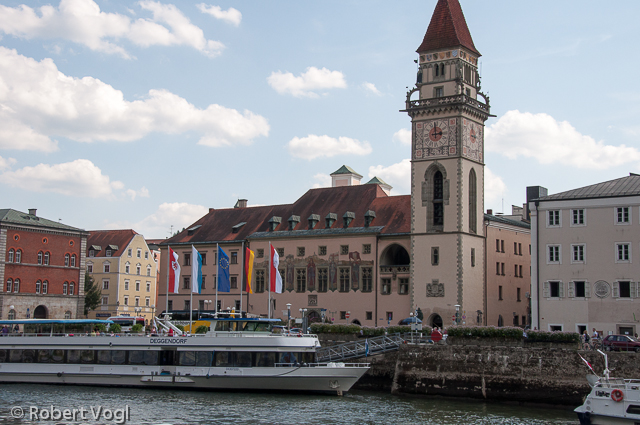 Rechtes Donauufer, Rathaus